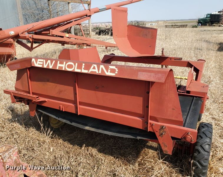 image for item DF5801 New Holland 144 windrow turner