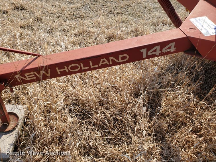 image for item DF5801 New Holland 144 windrow turner