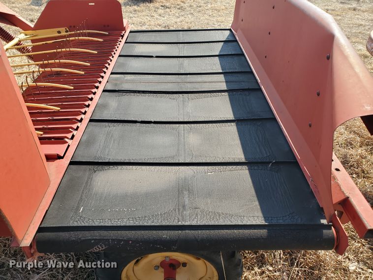 image for item DF5801 New Holland 144 windrow turner