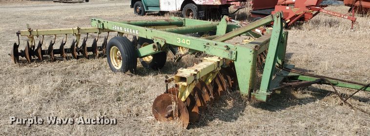 image for item DF5802 John Deere 340  tandem disk