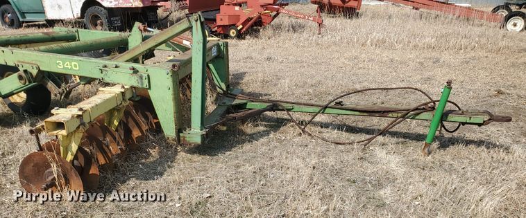 image for item DF5802 John Deere 340  tandem disk