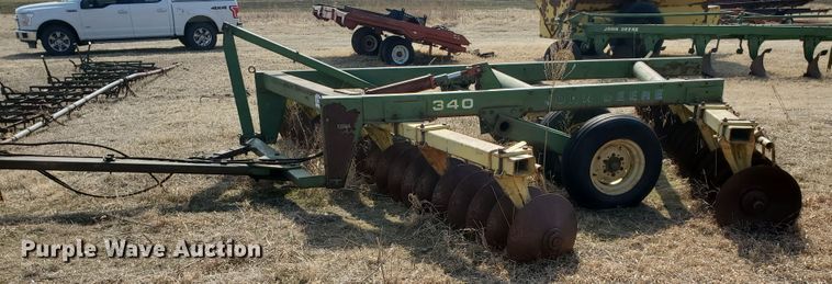 image for item DF5802 John Deere 340  tandem disk