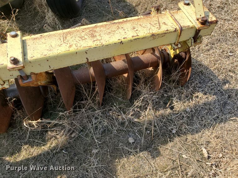 image for item DF5802 John Deere 340  tandem disk