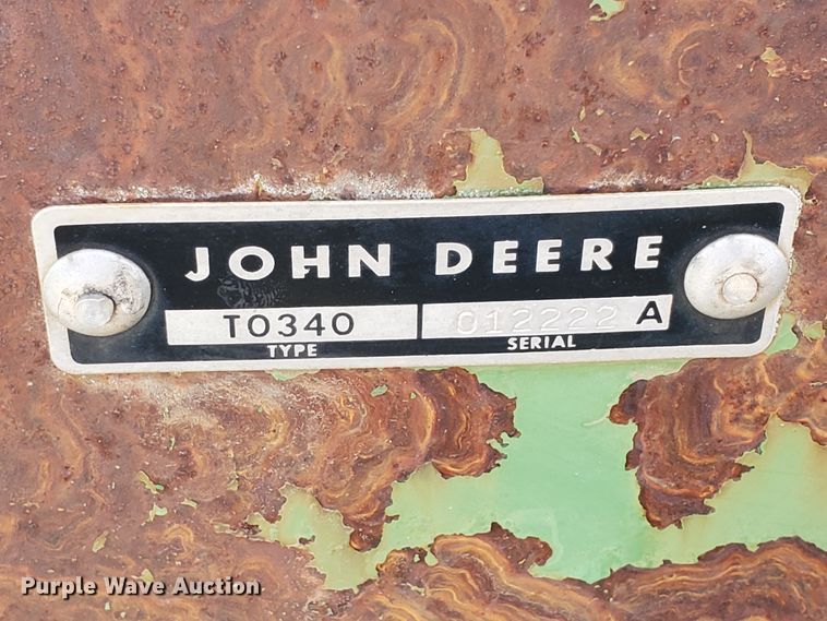 image for item DF5802 John Deere 340  tandem disk