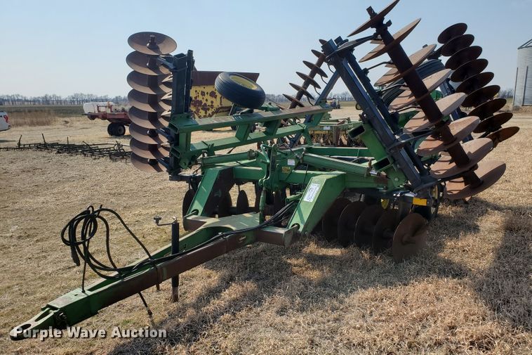 image for item DF5803 John Deere 630  tandem off-set disk