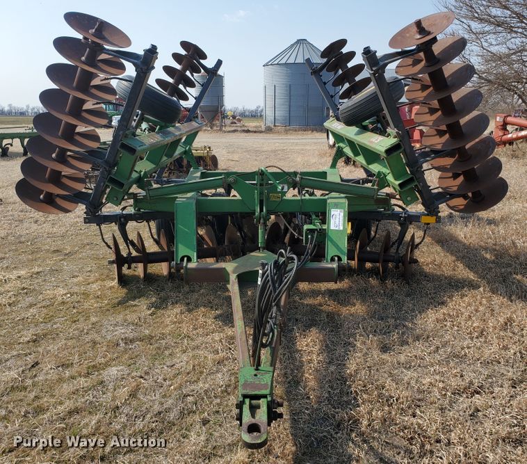 image for item DF5803 John Deere 630  tandem off-set disk