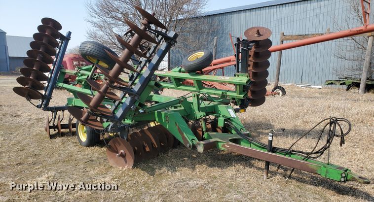 image for item DF5803 John Deere 630  tandem off-set disk