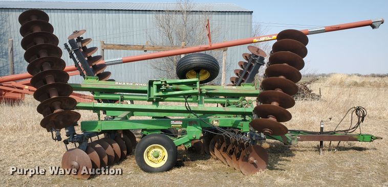 image for item DF5803 John Deere 630  tandem off-set disk