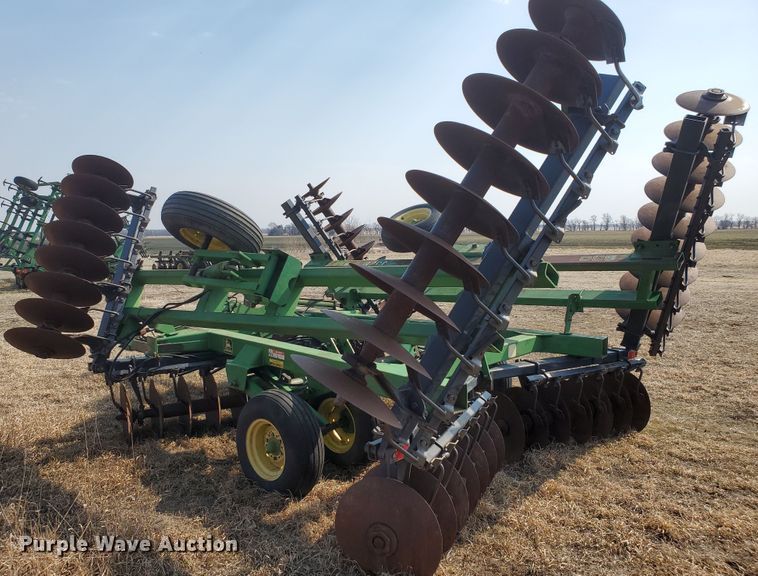 image for item DF5803 John Deere 630  tandem off-set disk