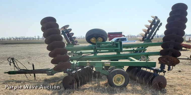 image for item DF5803 John Deere 630  tandem off-set disk