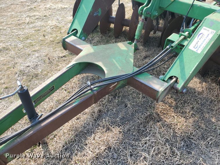 image for item DF5803 John Deere 630  tandem off-set disk