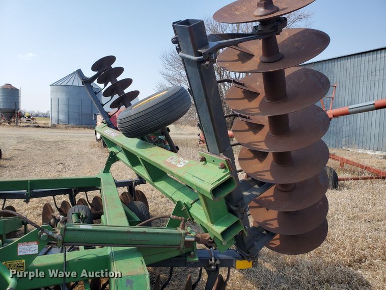 image for item DF5803 John Deere 630  tandem off-set disk