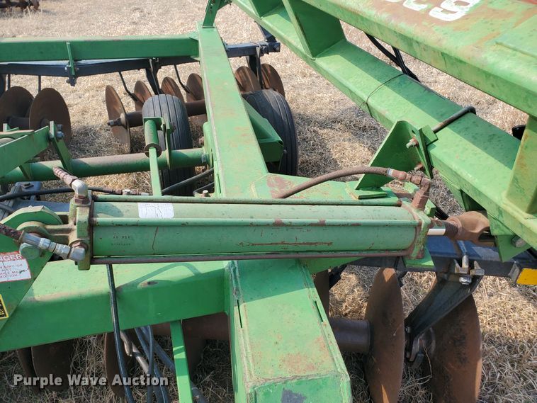 image for item DF5803 John Deere 630  tandem off-set disk