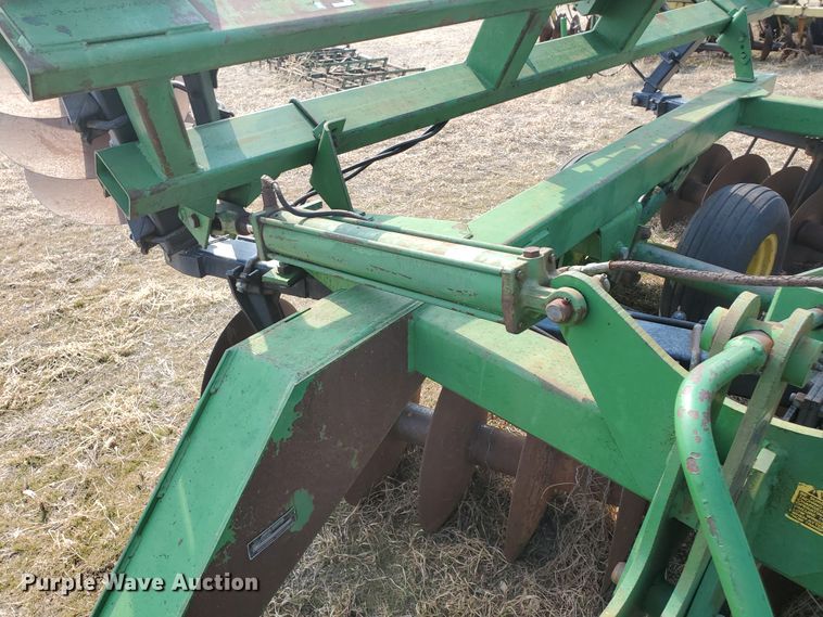 image for item DF5803 John Deere 630  tandem off-set disk