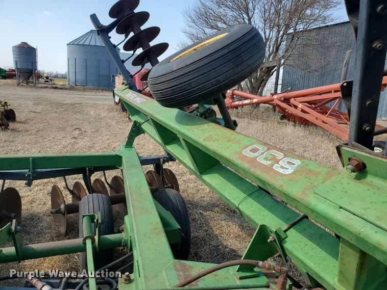 image for item DF5803 John Deere 630  tandem off-set disk