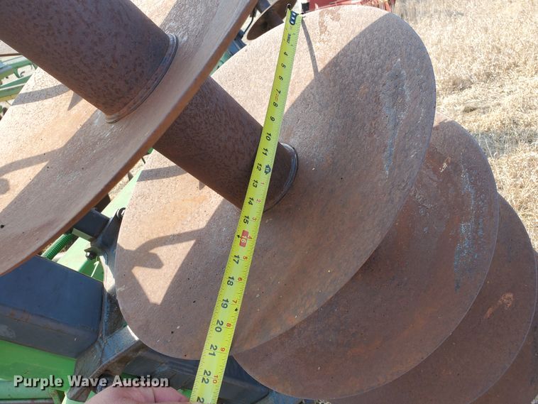 image for item DF5803 John Deere 630  tandem off-set disk