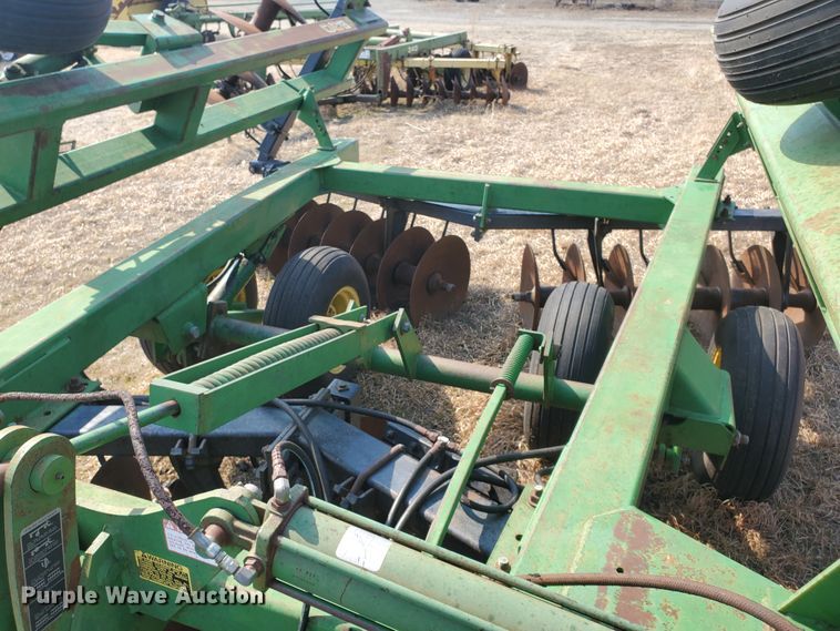 image for item DF5803 John Deere 630  tandem off-set disk