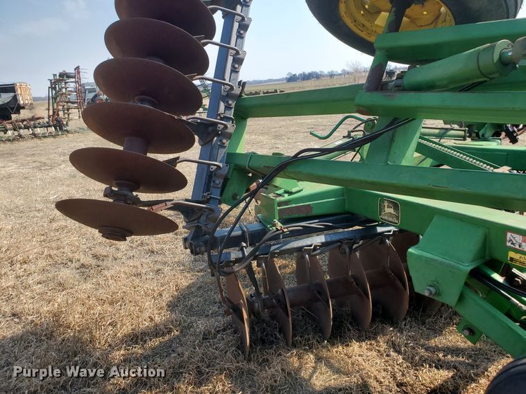 image for item DF5803 John Deere 630  tandem off-set disk