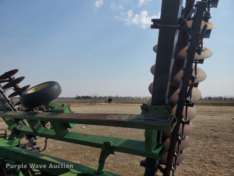 image for item DF5803 John Deere 630  tandem off-set disk