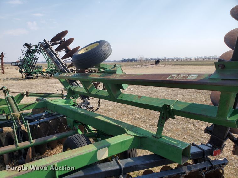image for item DF5803 John Deere 630  tandem off-set disk