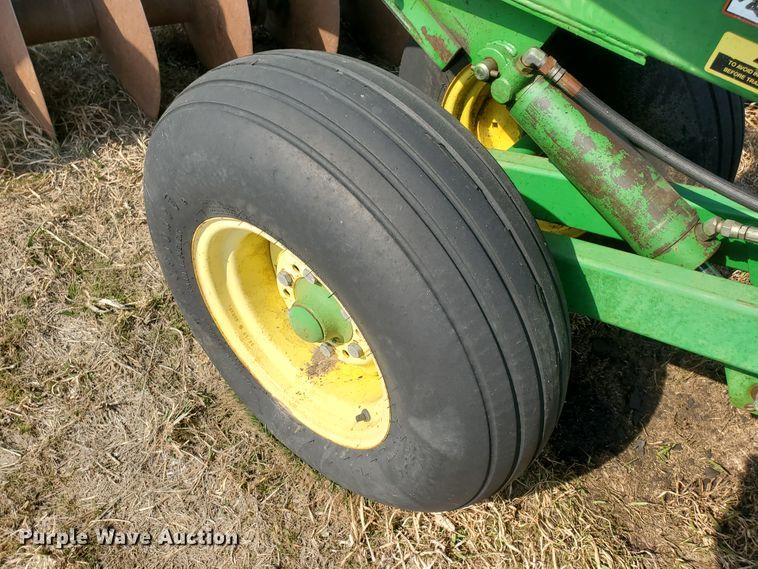 image for item DF5803 John Deere 630  tandem off-set disk