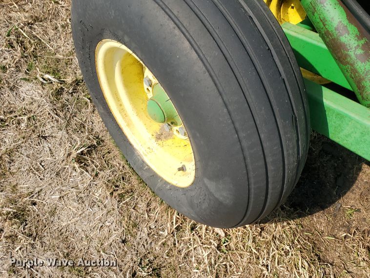 image for item DF5803 John Deere 630  tandem off-set disk