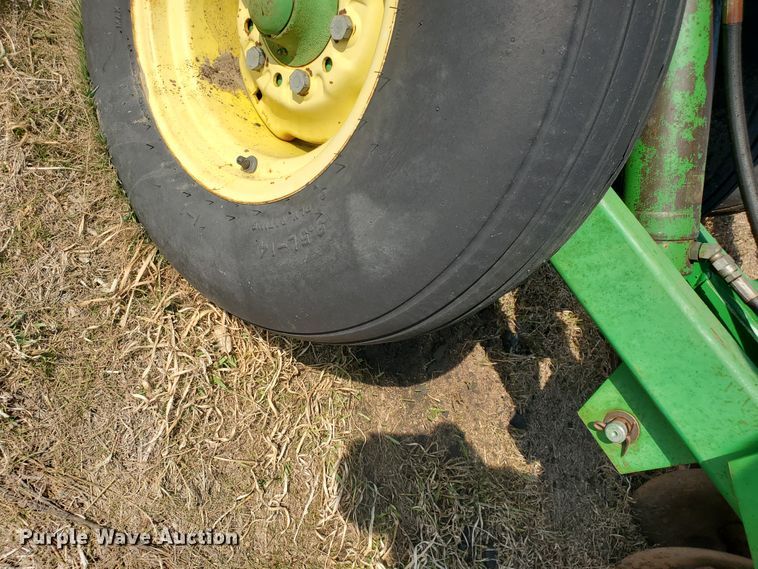 image for item DF5803 John Deere 630  tandem off-set disk