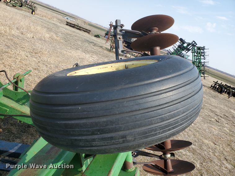 image for item DF5803 John Deere 630  tandem off-set disk