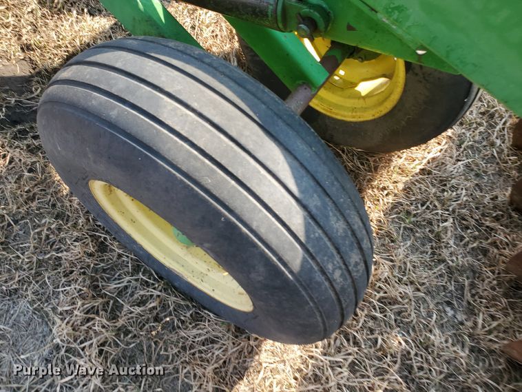 image for item DF5803 John Deere 630  tandem off-set disk