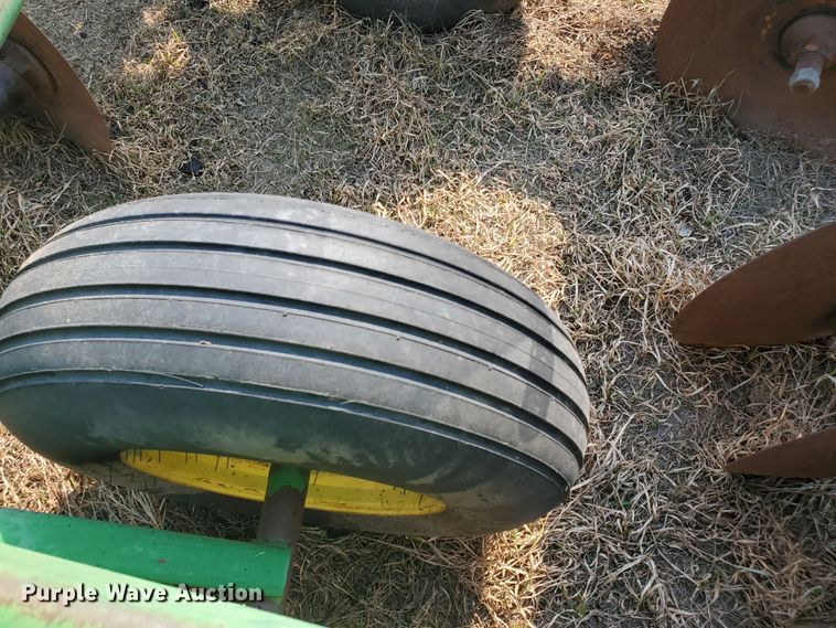 image for item DF5803 John Deere 630  tandem off-set disk