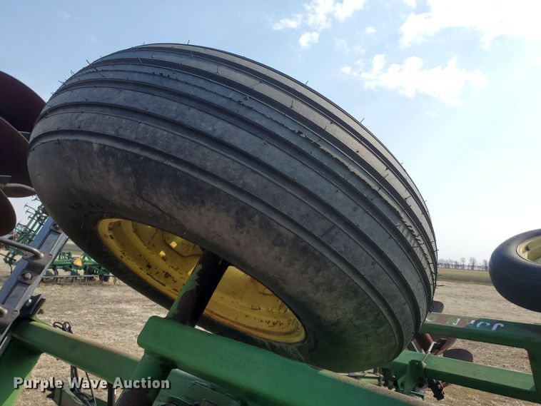 image for item DF5803 John Deere 630  tandem off-set disk