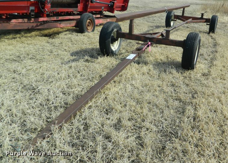 image for item DF5806 New Holland 450 header trailer