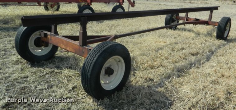 image for item DF5806 New Holland 450 header trailer