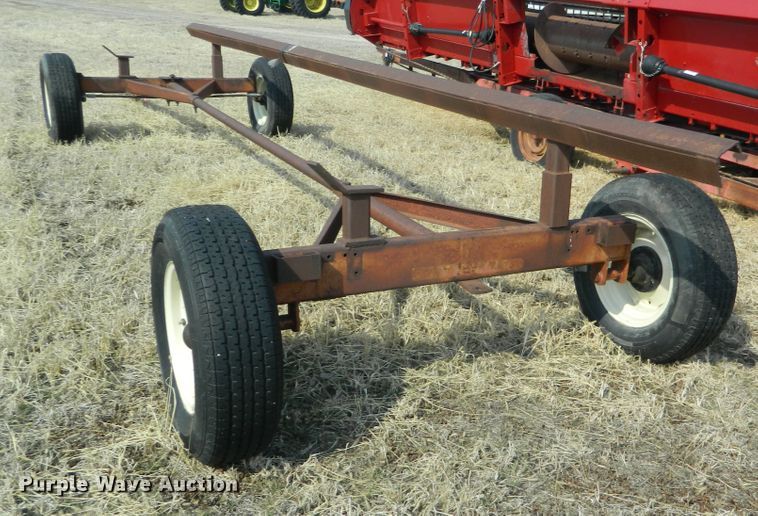 image for item DF5806 New Holland 450 header trailer