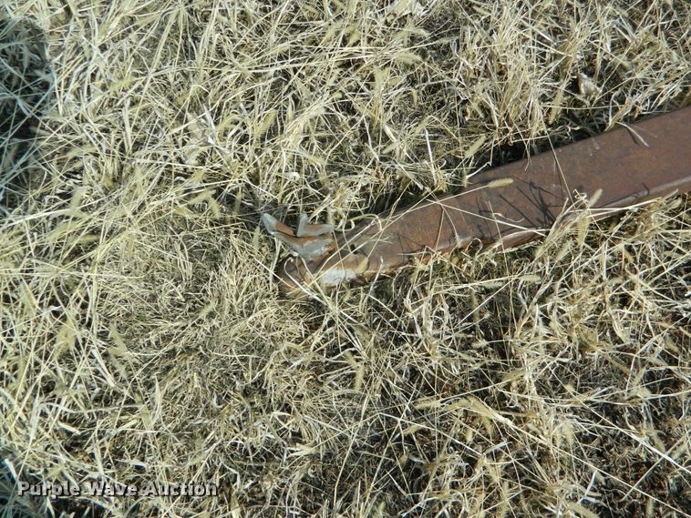 image for item DF5806 New Holland 450 header trailer