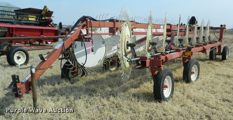 image for item DF5807 Hesston 3986 hay rake