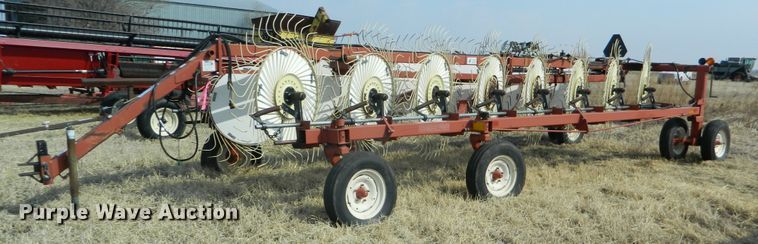 image for item DF5807 Hesston 3986 hay rake
