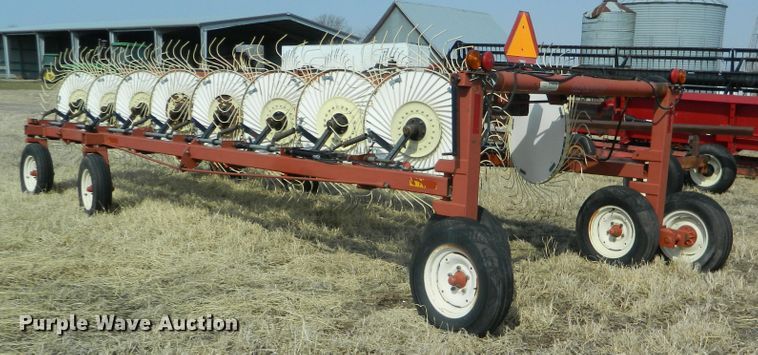 image for item DF5807 Hesston 3986 hay rake