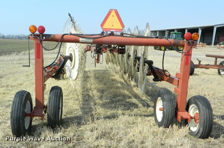 image for item DF5807 Hesston 3986 hay rake
