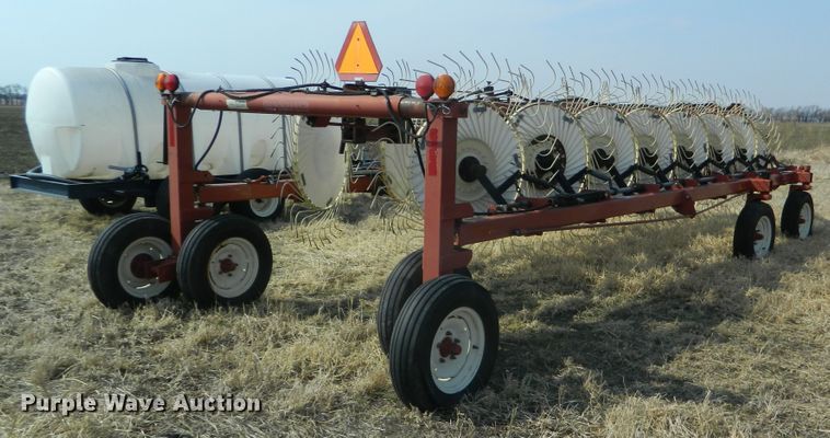 image for item DF5807 Hesston 3986 hay rake