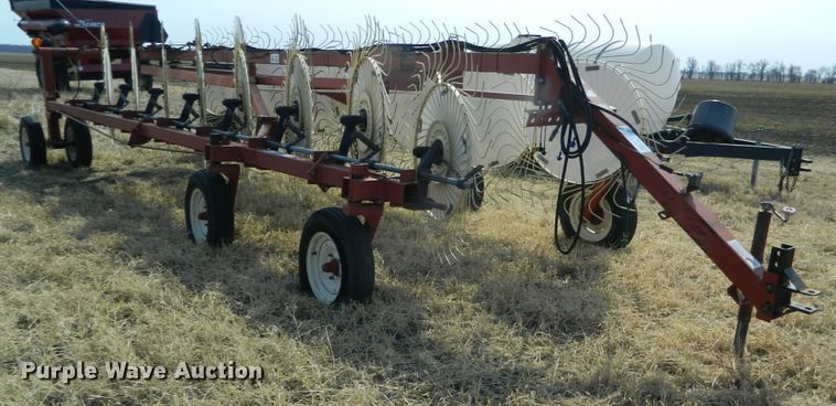image for item DF5807 Hesston 3986 hay rake
