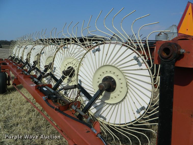 image for item DF5807 Hesston 3986 hay rake