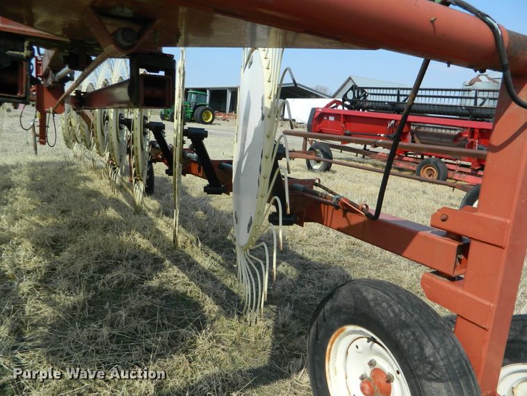 image for item DF5807 Hesston 3986 hay rake