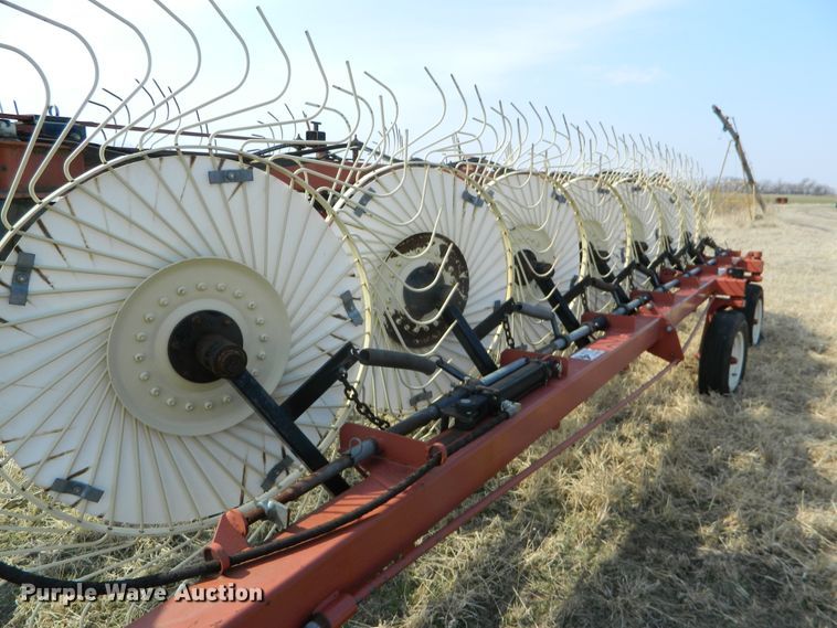 image for item DF5807 Hesston 3986 hay rake