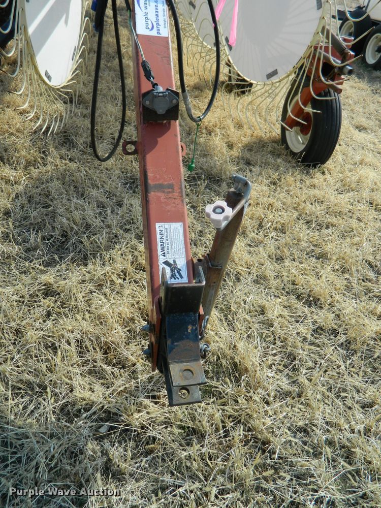 image for item DF5807 Hesston 3986 hay rake
