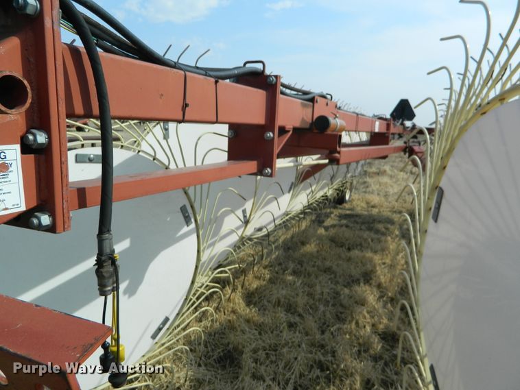 image for item DF5807 Hesston 3986 hay rake