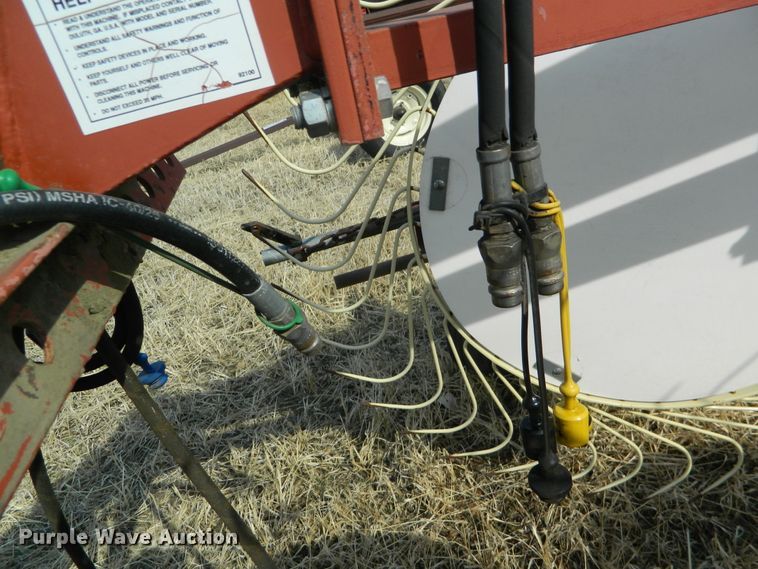 image for item DF5807 Hesston 3986 hay rake