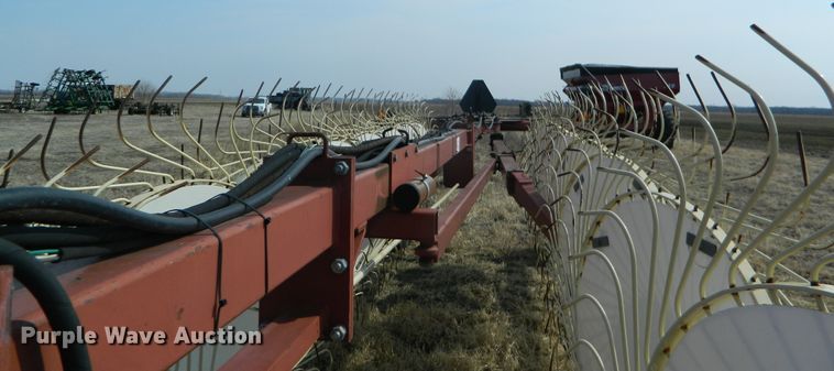 image for item DF5807 Hesston 3986 hay rake
