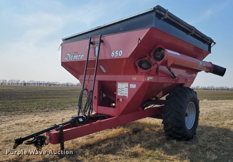 image for item DF5809 Demco 650  grain cart