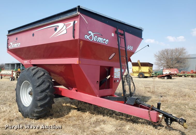 image for item DF5809 Demco 650  grain cart
